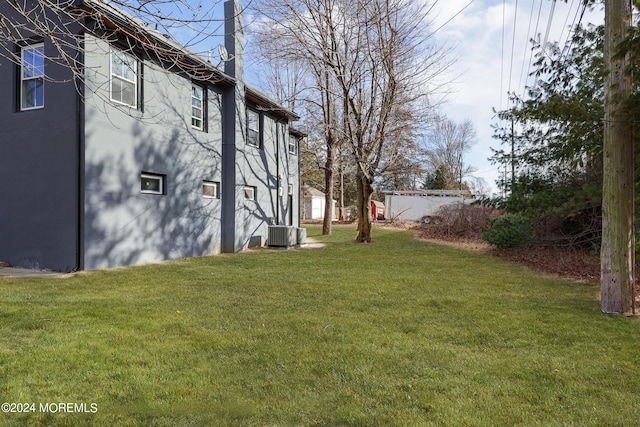 view of yard featuring cooling unit