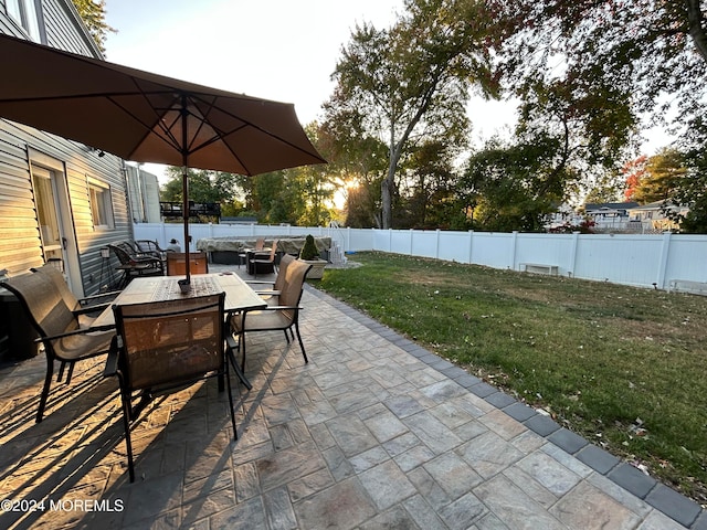 view of patio / terrace featuring outdoor lounge area