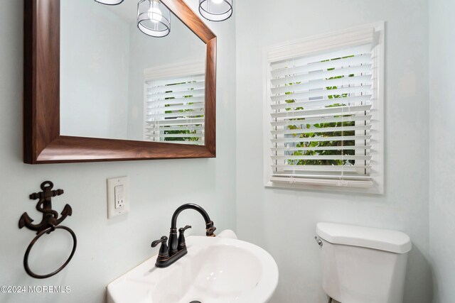 304 Bay Blvd, Seaside Heights, NJ 08751 - bathroom featuring a sink and toilet