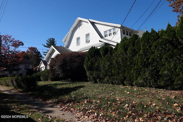 view of home's exterior