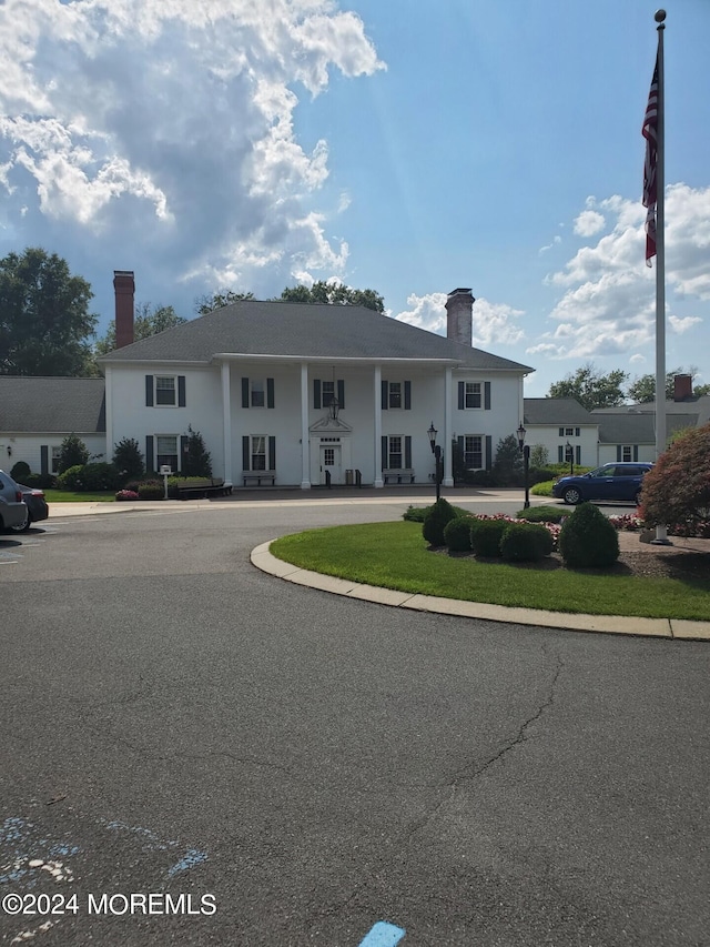 view of front of home featuring a porch