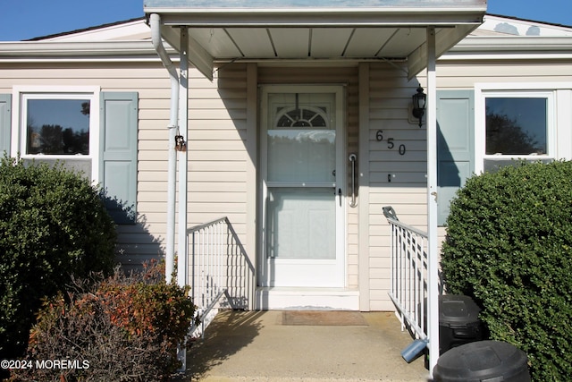 view of property entrance