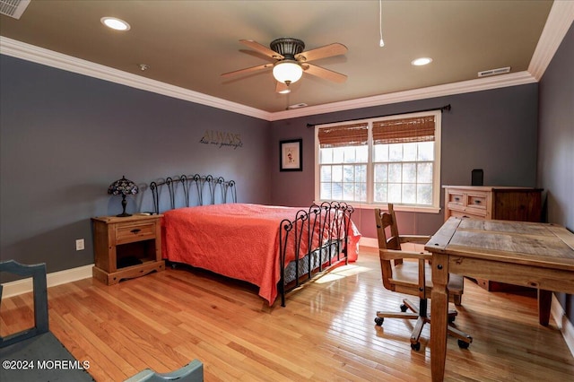 bedroom featuring light hardwood / wood-style flooring, ceiling fan, and crown molding