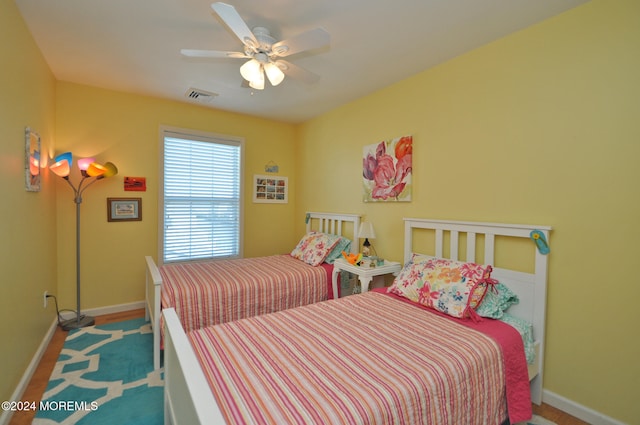 bedroom featuring ceiling fan