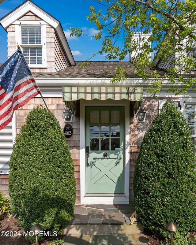 view of property entrance