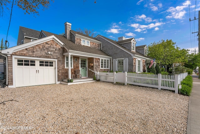 view of front facade featuring a garage