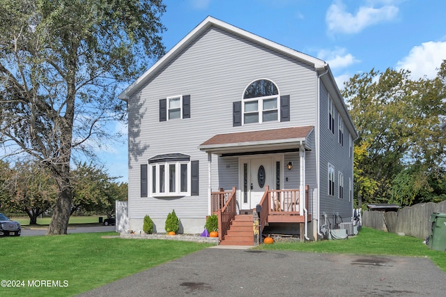 view of front of house with a front yard