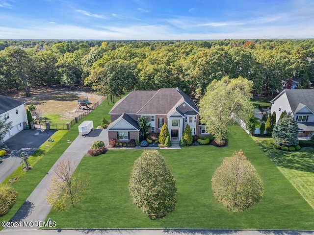 bird's eye view with a view of trees