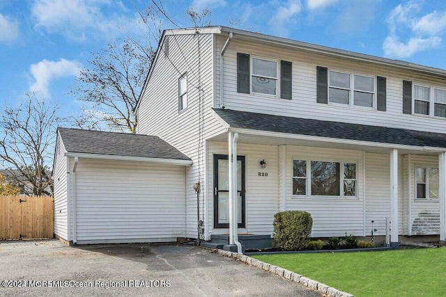 view of front of house with a front yard