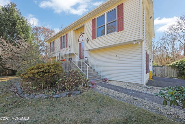 view of split foyer home