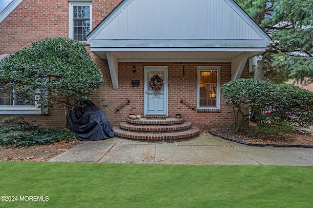 exterior space featuring a lawn