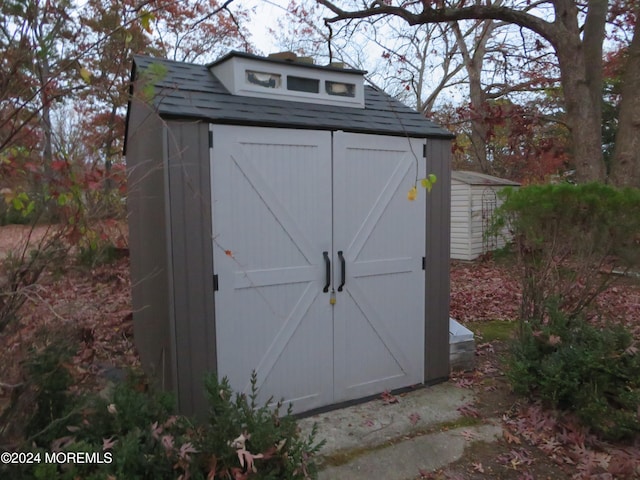 view of outbuilding