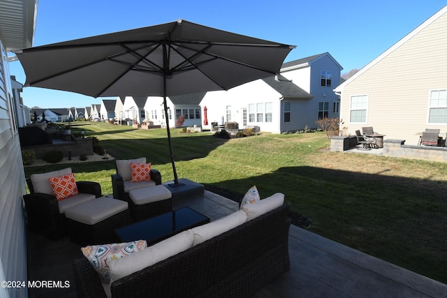 view of yard featuring a patio area and an outdoor hangout area