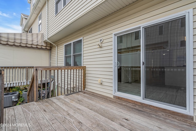 deck with central AC unit