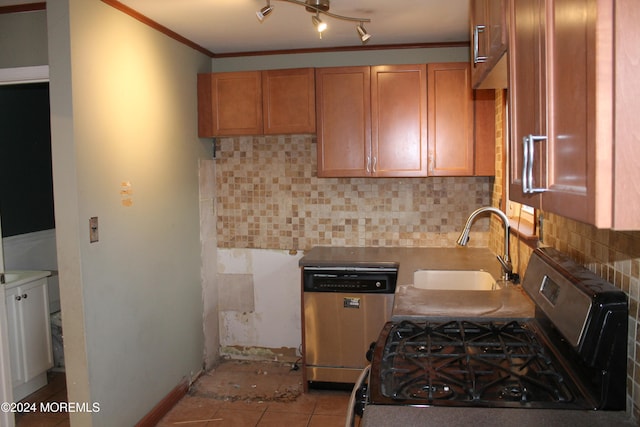 kitchen with dishwasher, sink, black gas range oven, tasteful backsplash, and ornamental molding