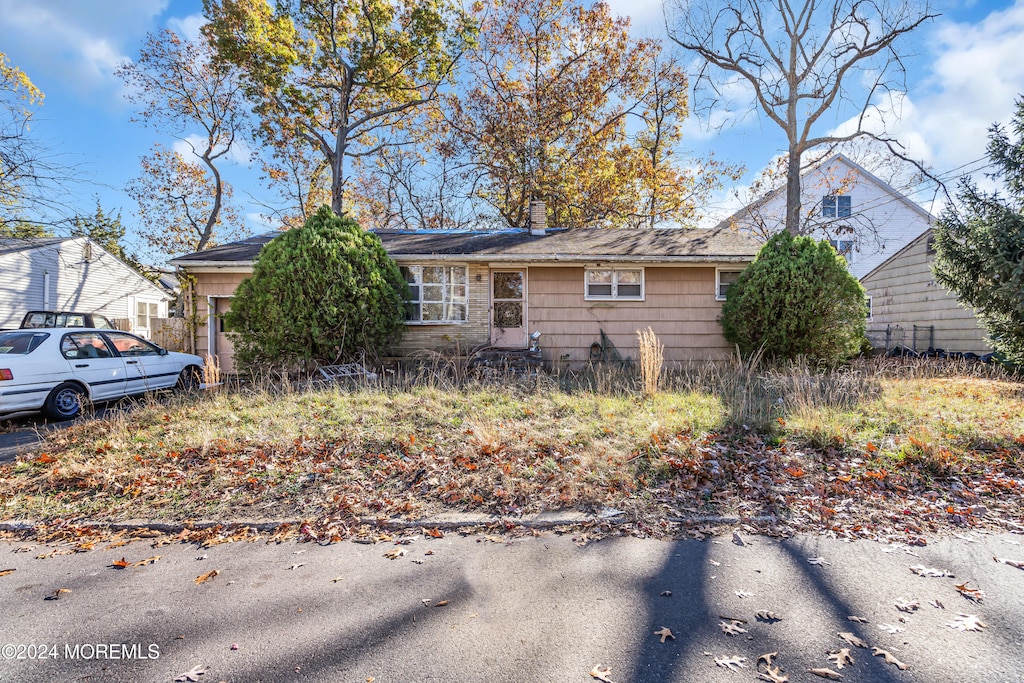 view of front of property