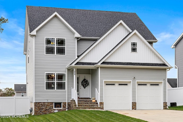 view of front of house featuring a front yard