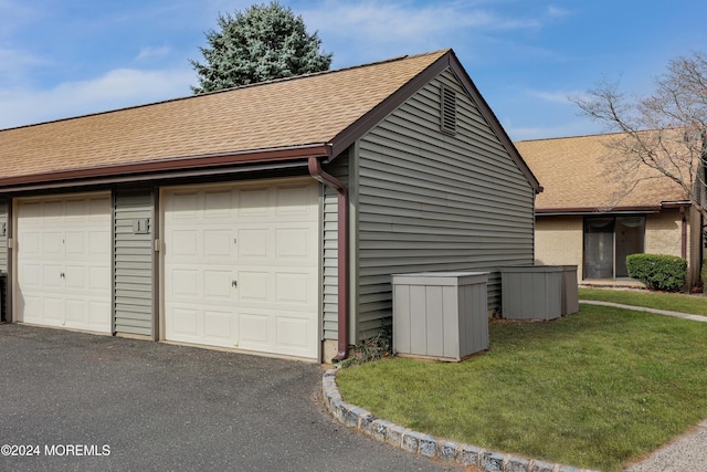 view of detached garage