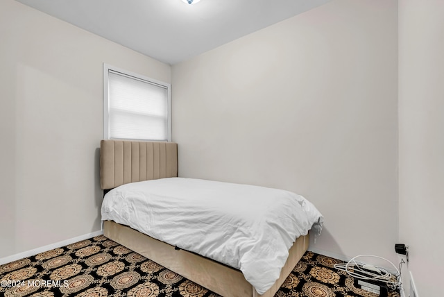 bedroom with carpet flooring