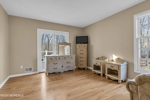 living area with light wood-type flooring