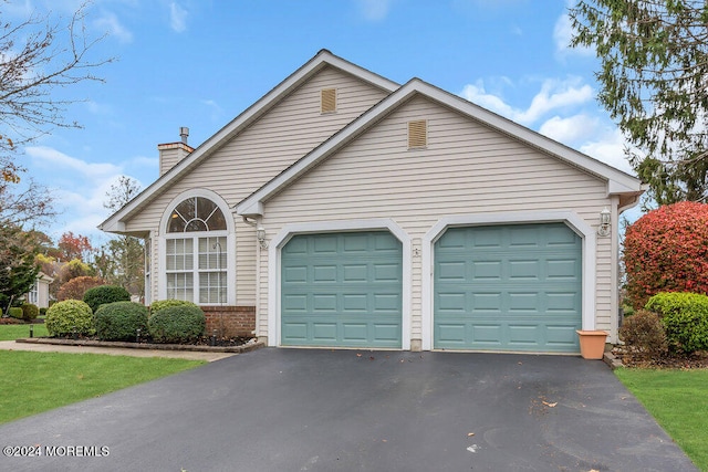 view of front facade with a garage