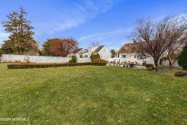 view of yard with a patio