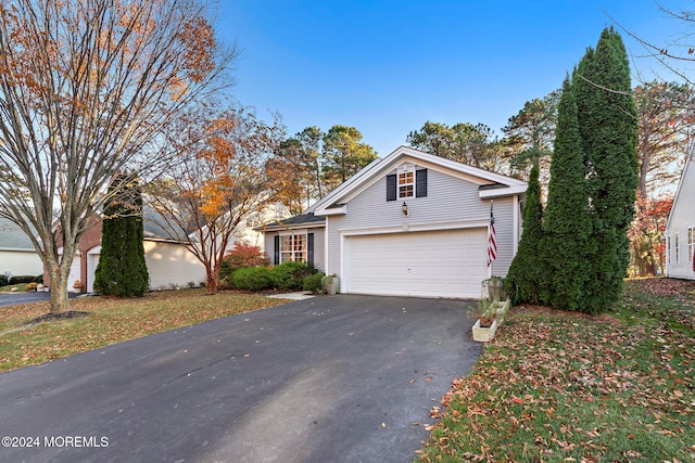 view of front property featuring a garage