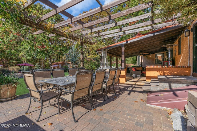 view of patio featuring a pergola