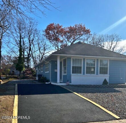 view of front of property