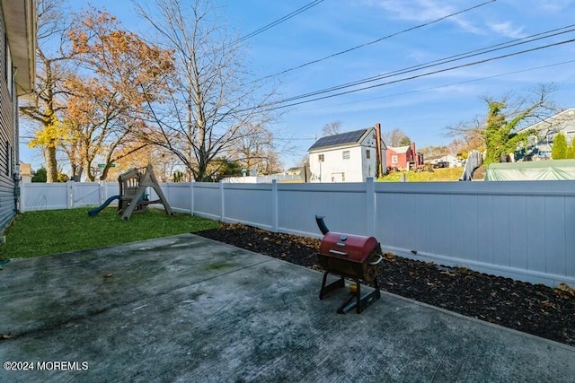 view of yard featuring a patio