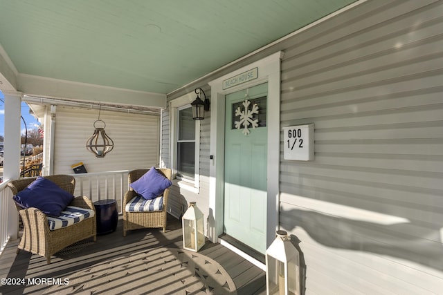 view of patio / terrace with covered porch