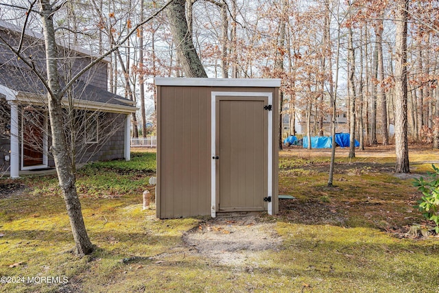 view of outbuilding