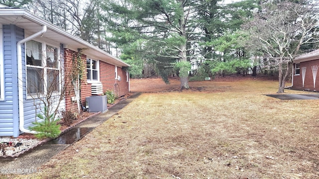 view of yard featuring cooling unit