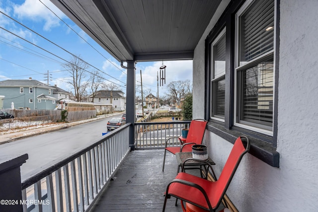 balcony featuring covered porch