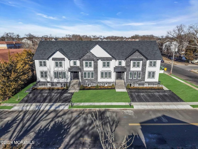 view of front of house with a front yard