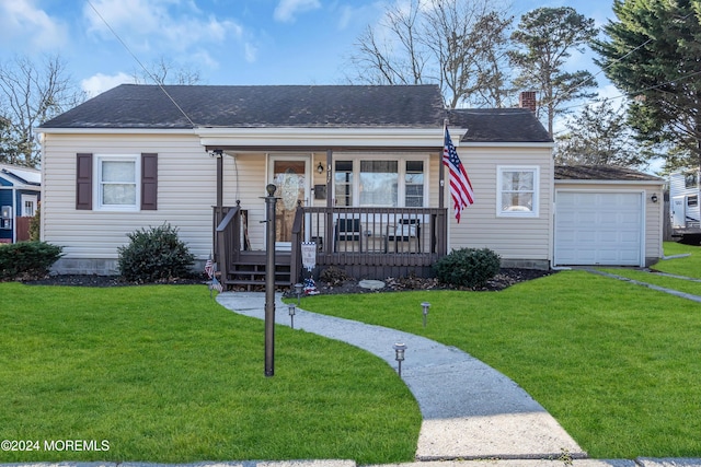 view of front of property with a front lawn