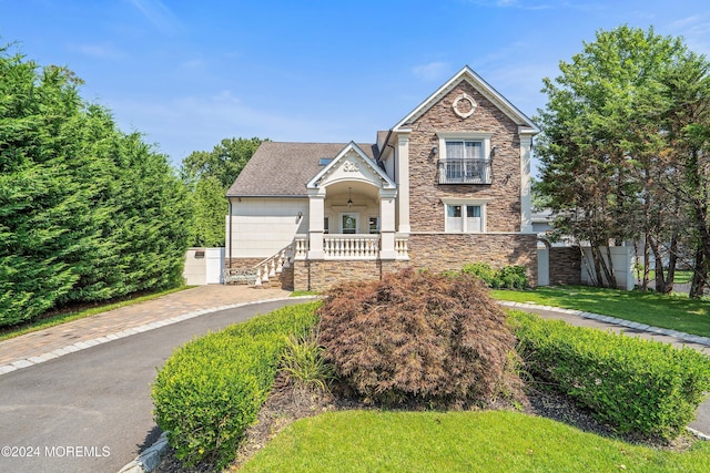 front of property with covered porch