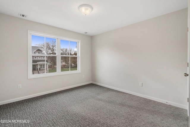 view of carpeted spare room