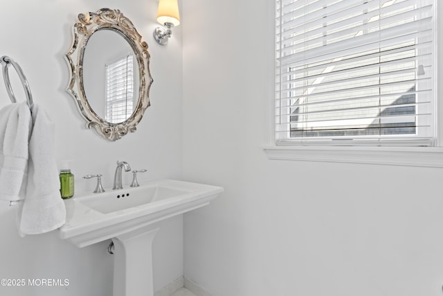 bathroom featuring sink