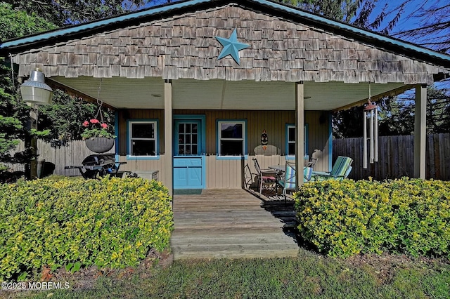 view of front facade featuring a porch