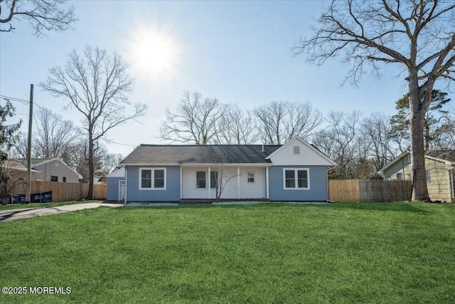 ranch-style house with a front yard