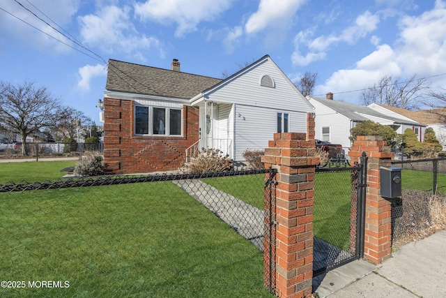 view of front of property with a front yard