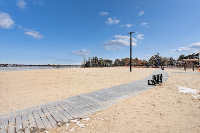 view of property's community featuring a water view