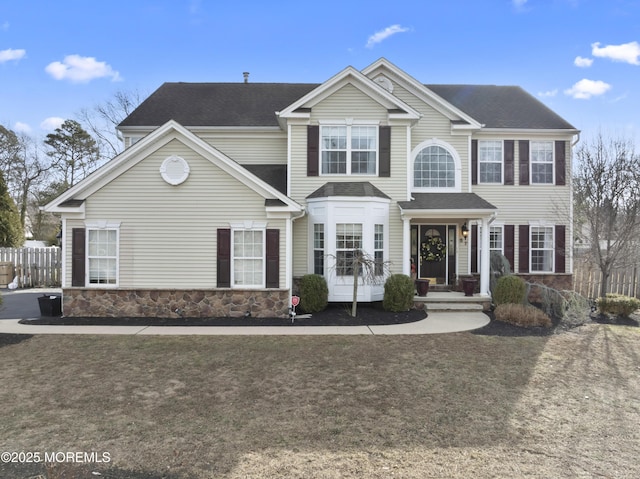 view of front of property with a front yard