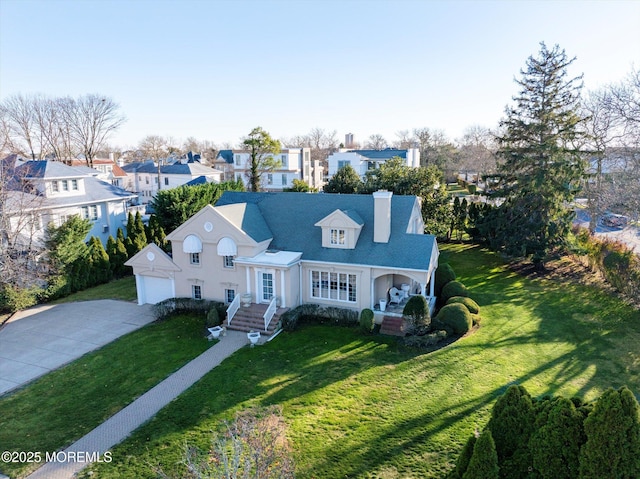 view of front of house with a front yard