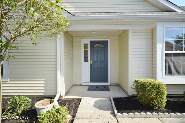 view of property entrance