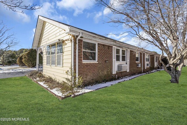 view of front of house with a front yard