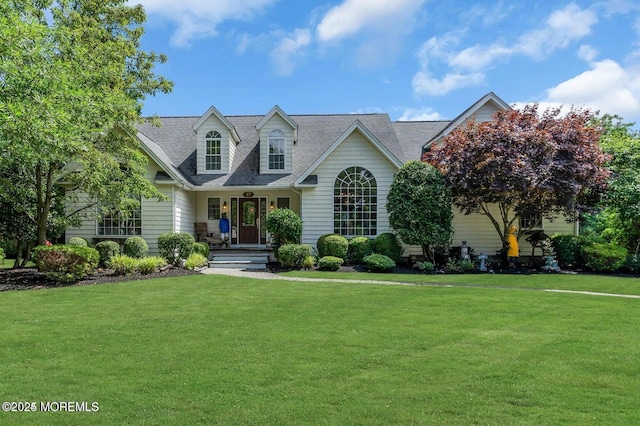 view of front of home featuring a front yard