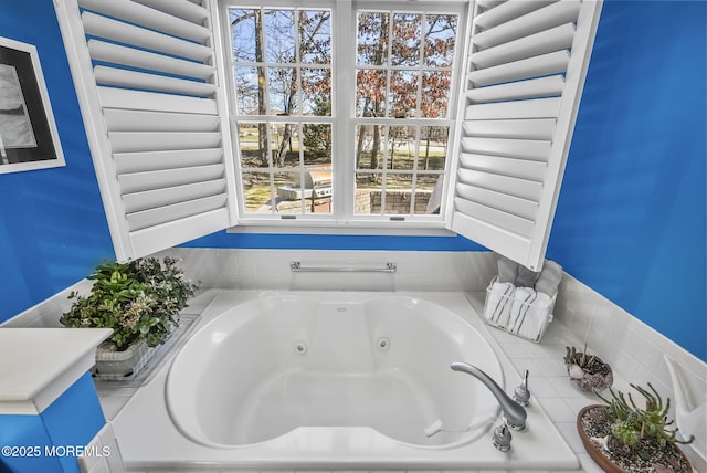 bathroom with tiled tub