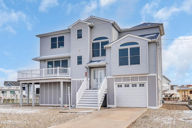 view of front facade featuring a garage